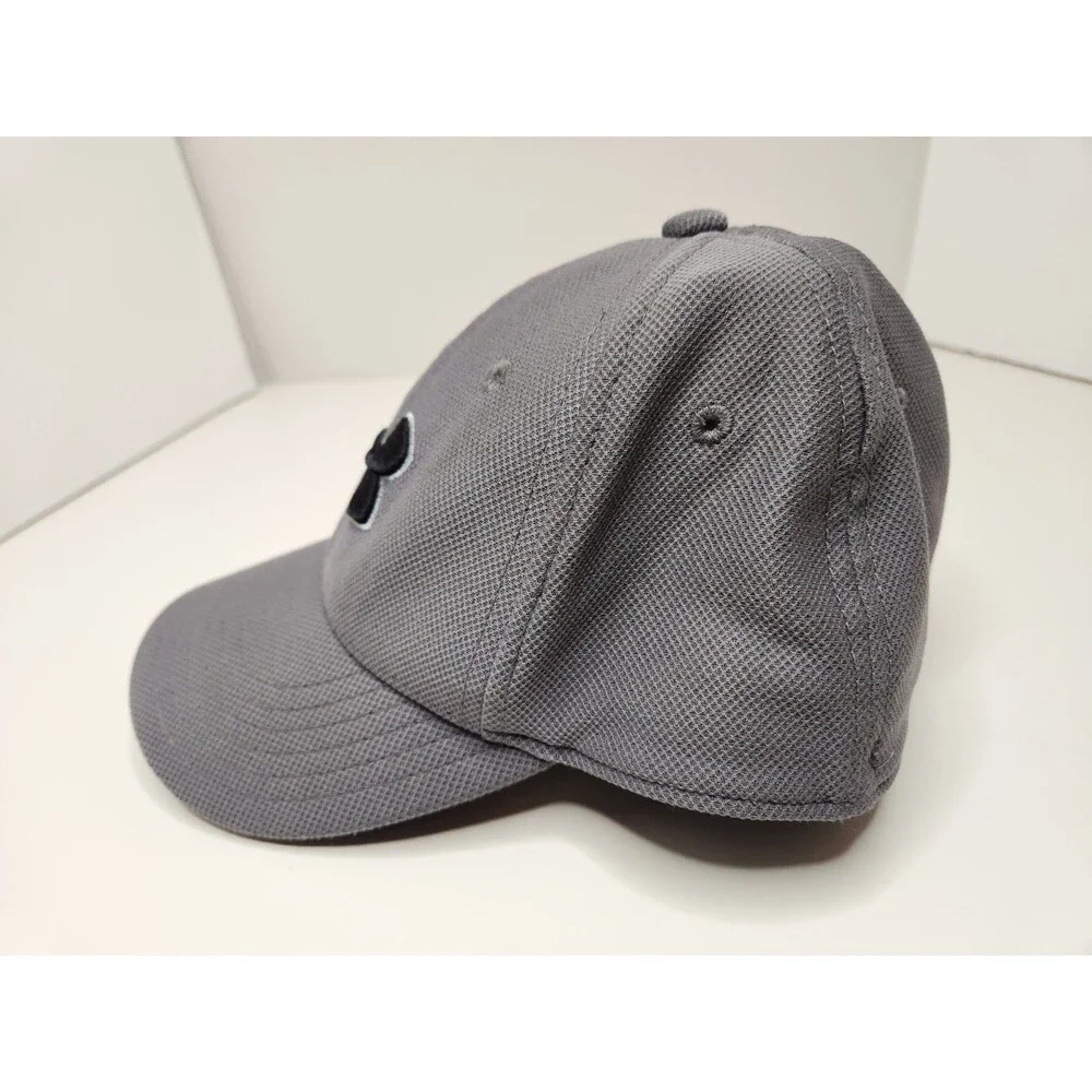 Under‎ Armour Hat Cap Fitted Gray Youth S/M Stretch Logo